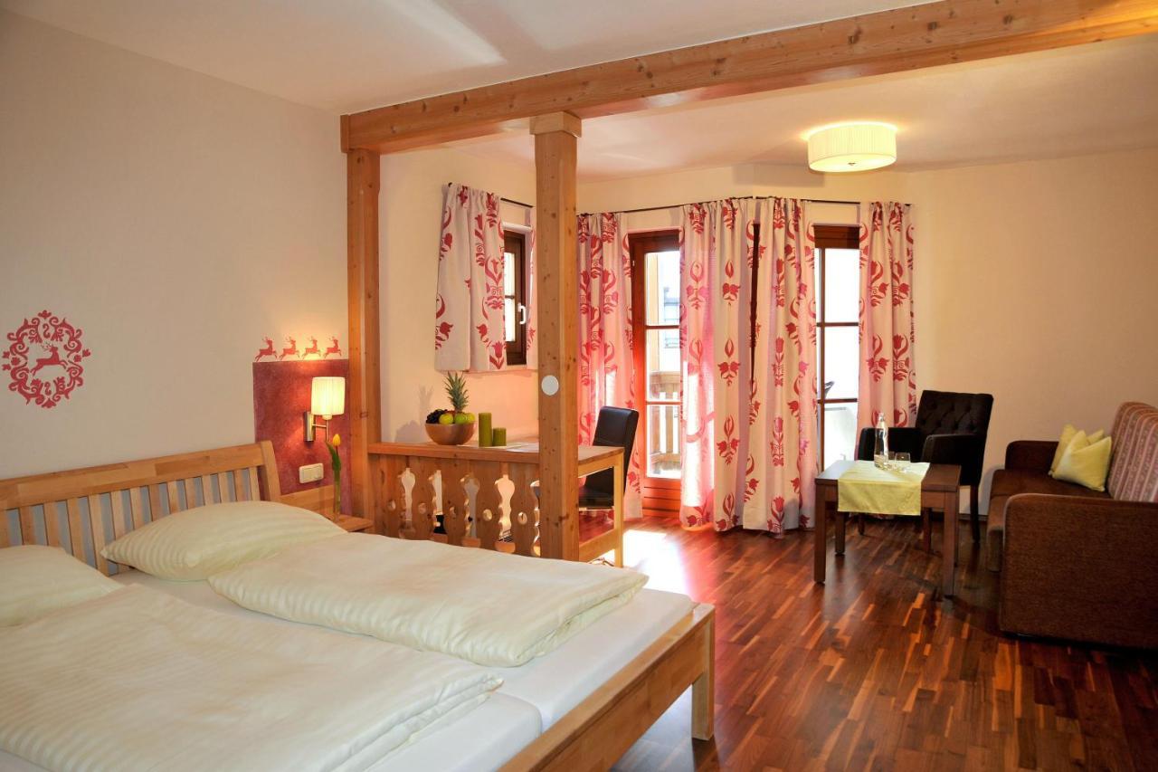 Dachstein West Hotel Gmbh-Kirchenwirt Russbach รุสบาค อัม พาสเกอชุตต์ ภายนอก รูปภาพ