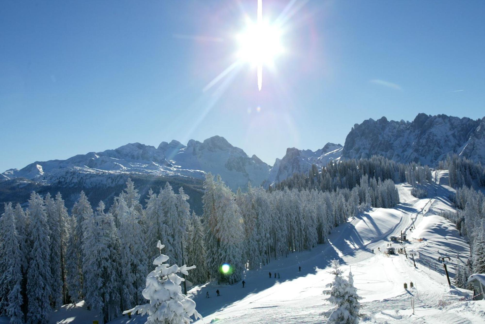 Dachstein West Hotel Gmbh-Kirchenwirt Russbach รุสบาค อัม พาสเกอชุตต์ ภายนอก รูปภาพ