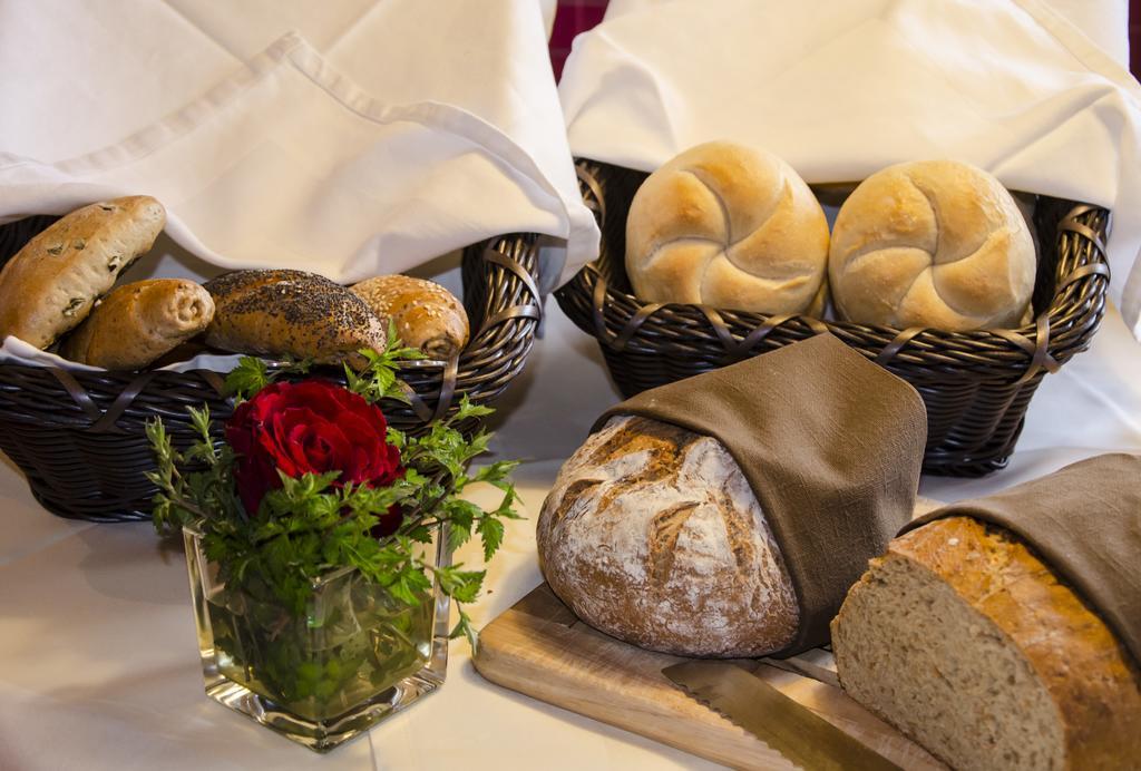 Dachstein West Hotel Gmbh-Kirchenwirt Russbach รุสบาค อัม พาสเกอชุตต์ ภายนอก รูปภาพ