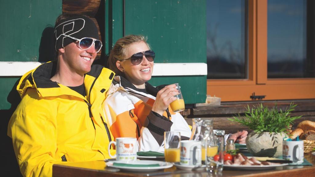 Dachstein West Hotel Gmbh-Kirchenwirt Russbach รุสบาค อัม พาสเกอชุตต์ ภายนอก รูปภาพ