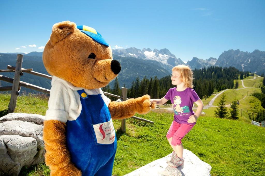 Dachstein West Hotel Gmbh-Kirchenwirt Russbach รุสบาค อัม พาสเกอชุตต์ ภายนอก รูปภาพ