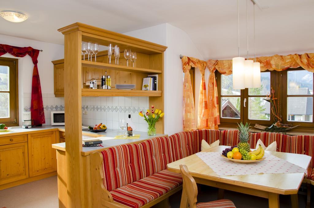 Dachstein West Hotel Gmbh-Kirchenwirt Russbach รุสบาค อัม พาสเกอชุตต์ ภายนอก รูปภาพ